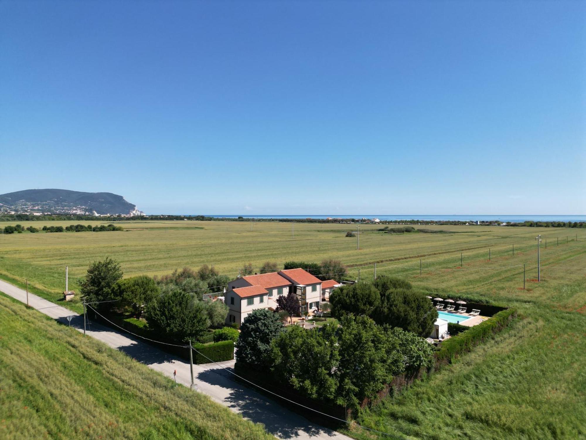 Villa Chiara Порто Реканати Екстериор снимка